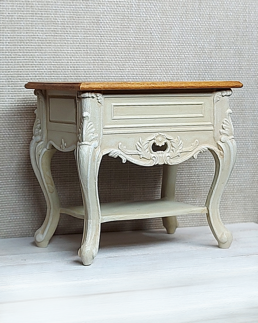 Antique Cream Side Table [1:12]